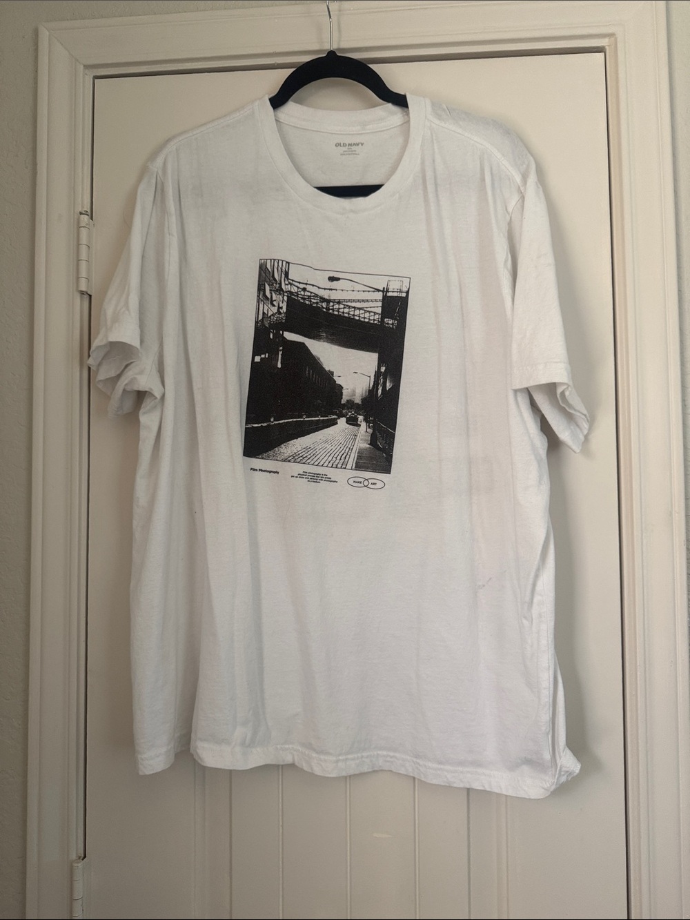 Old Navy White Short-Sleeve Graphic Crewneck Tee